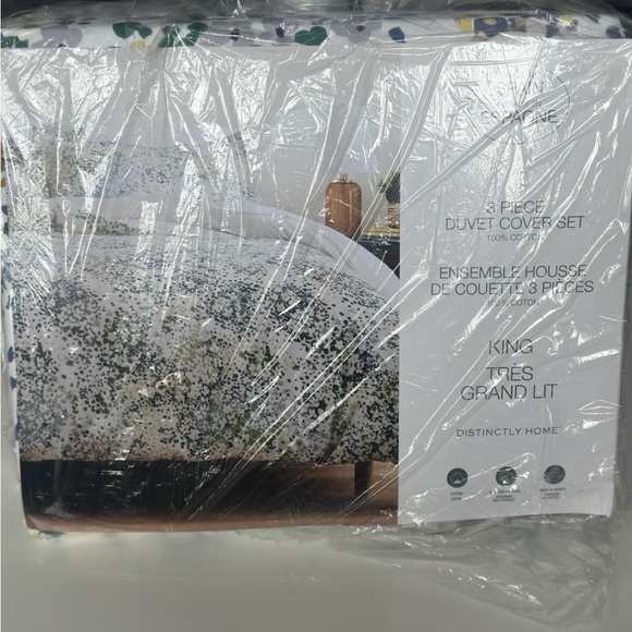 Distinctly Home Fia Duvet Cover Set - Picture 3 of 6